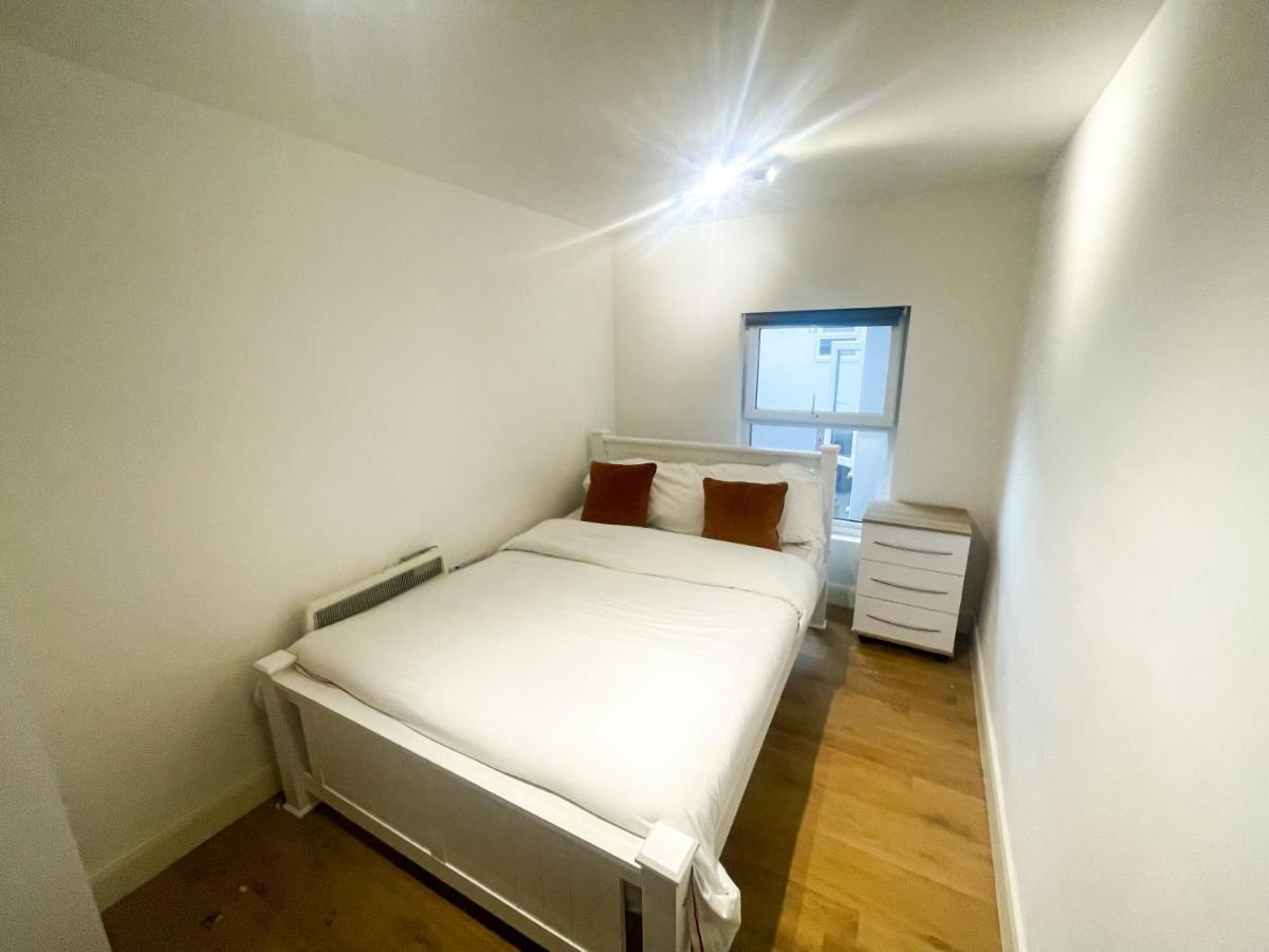96 Uxbridge Road Apartments Londra Dış mekan fotoğraf